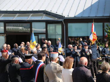 Cérémonie de la victoire du 8 mai 1945 à Golbey avec l'orchestre d'harmonie et la chorale Coup de choeur