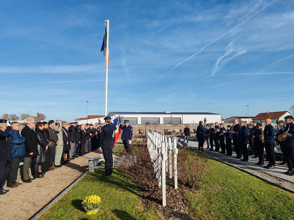 11 Novembre 2025 - Cérémonie de commémoration de l'armistice à Golbey avec l'orchestre d'harmonie