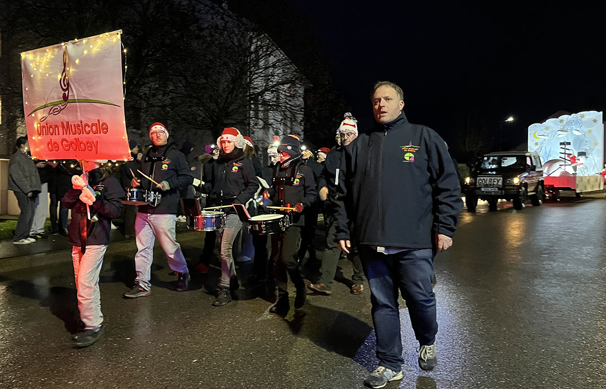 Défilé de la Saint-Nicolas 2025 à Golbey avec l'Orchestre d'Harmonie de l'Union Musicale de Golbey