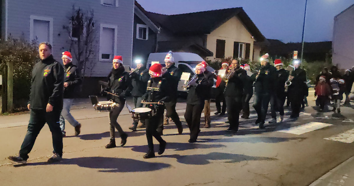 L'orchestre d'harmonie ouvre la parade de Noel 2025 à Golbey