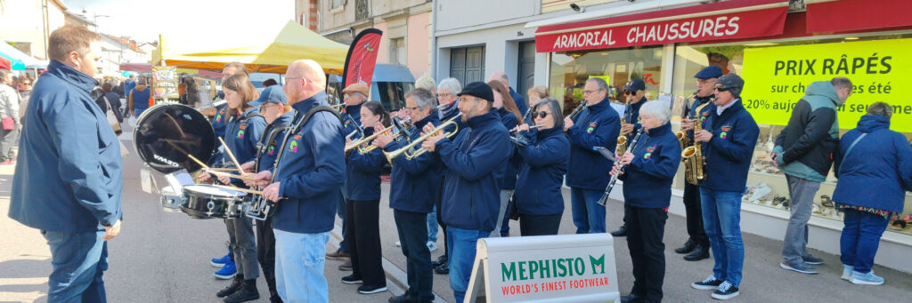 Participation de l'orchestre d'harmonie de Golbey à l'inauguration de la foire aux beignets râpés.